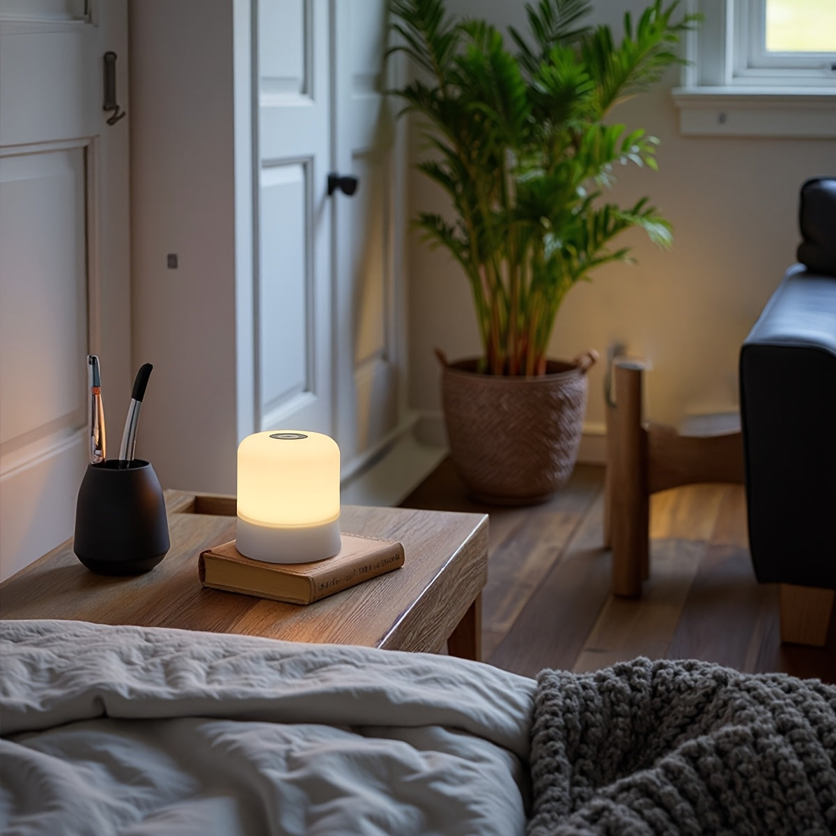 Modernes LED-Nachtlicht mit Touch-Steuerung